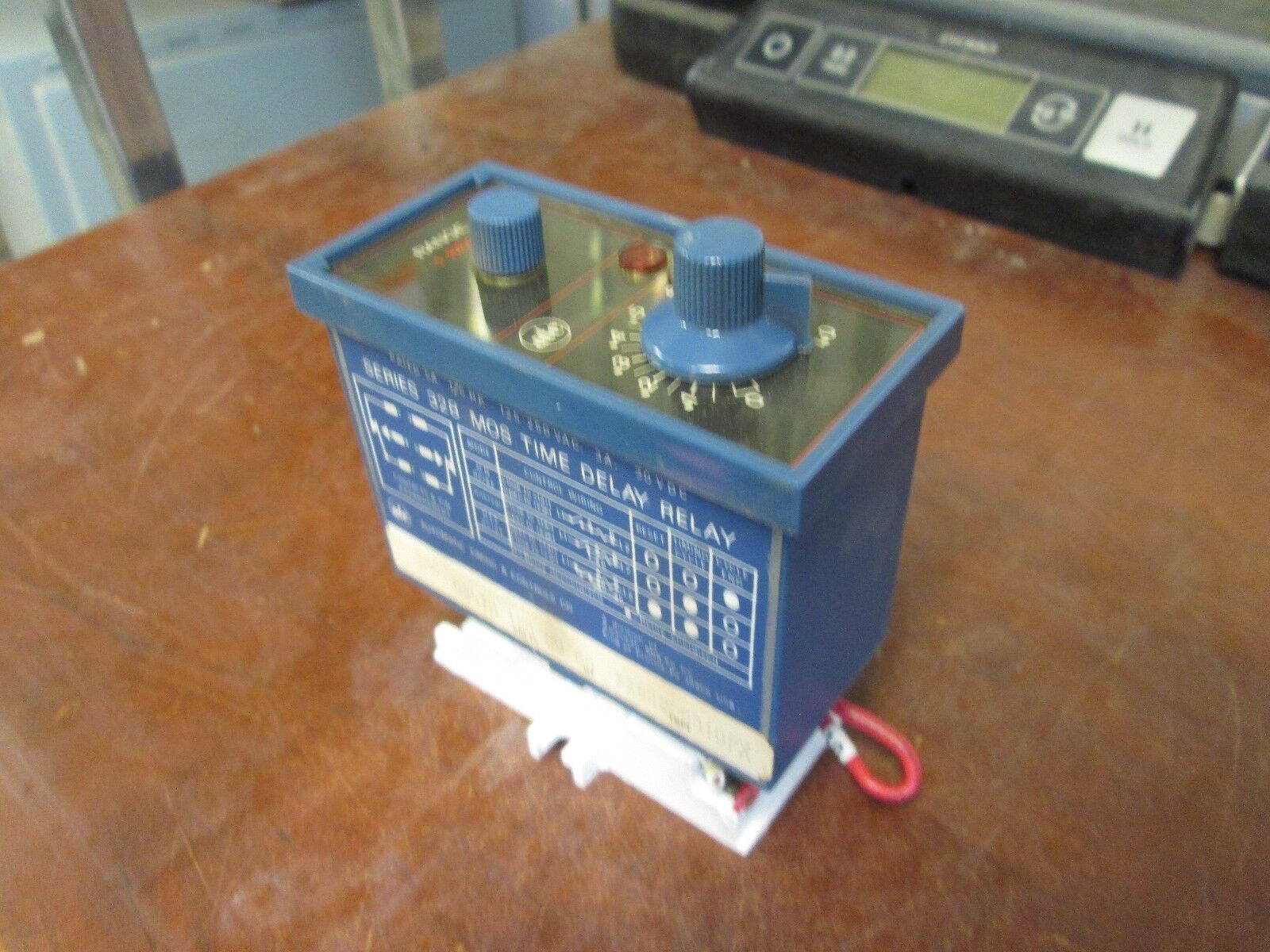ATC 328 MOS Time Delay Relay 328A200Q10PX Rated 5A 1/6HP 125-250VAC Used