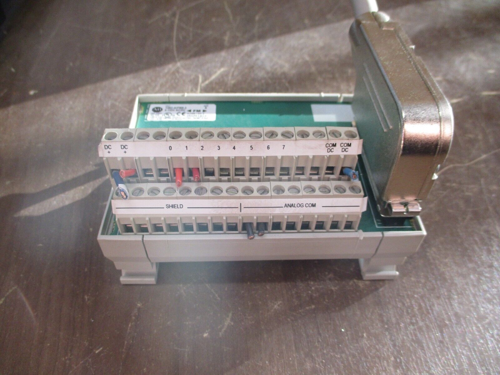 Allen-Bradley Feed-Through Analog IFM 1492-AIFM8-3 Ser. A 0-132V AC/DC 8Ch Used