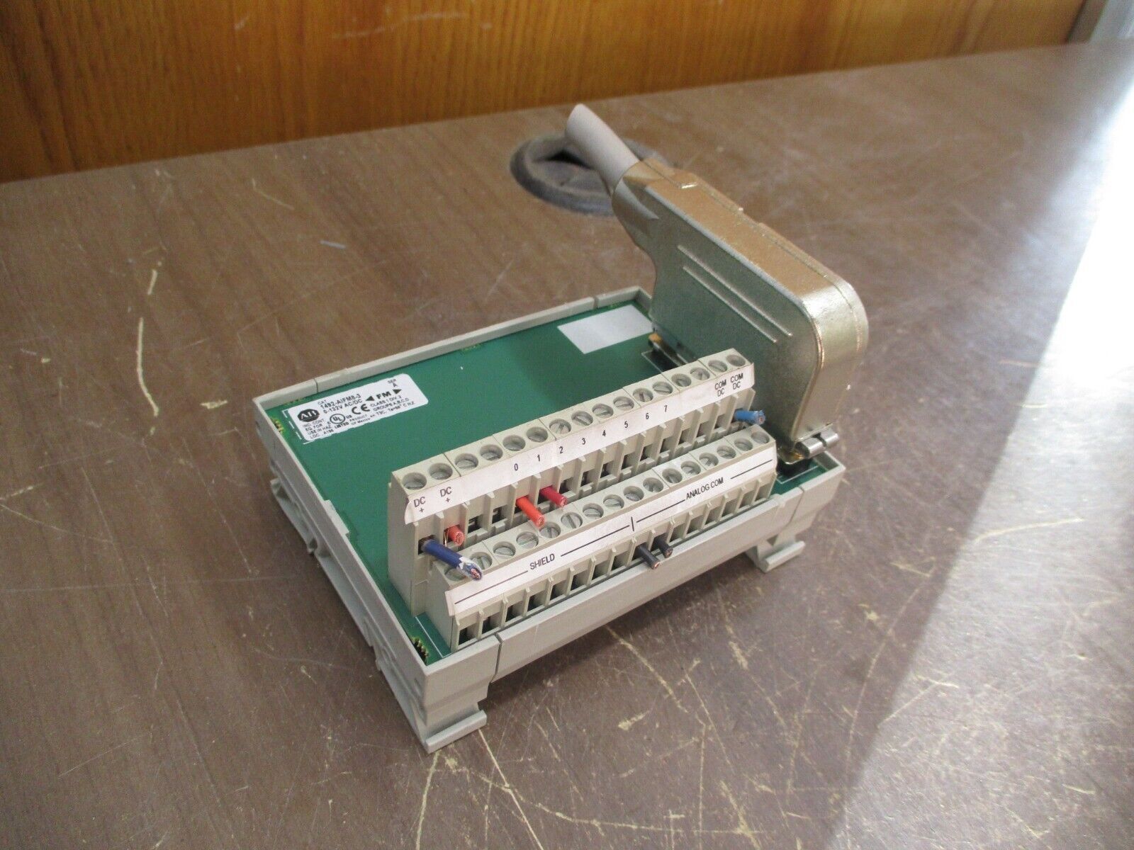 Allen-Bradley Feed-Through Analog IFM 1492-AIFM8-3 Ser. A 0-132V AC/DC 8Ch Used