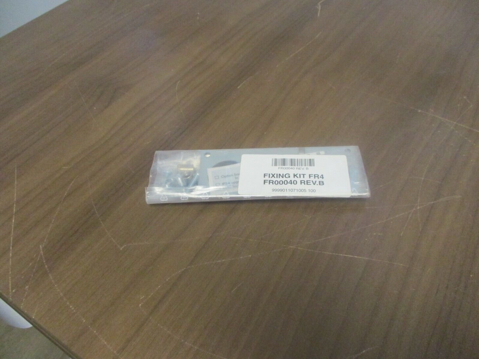 Eaton Fixing Kit FR4 FR00040 Rev. B New Surplus