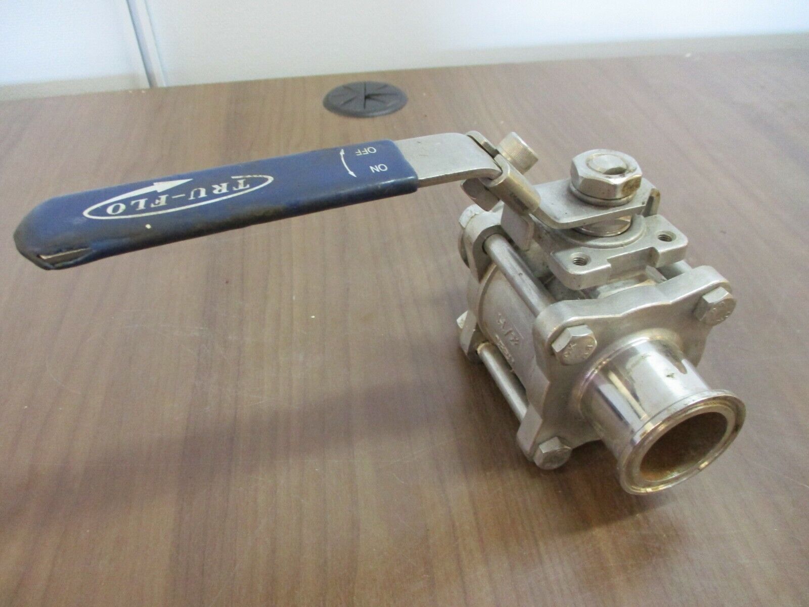 VNE, Ball Valve, part#: 316, size: 1.5", 1000 WOG, used