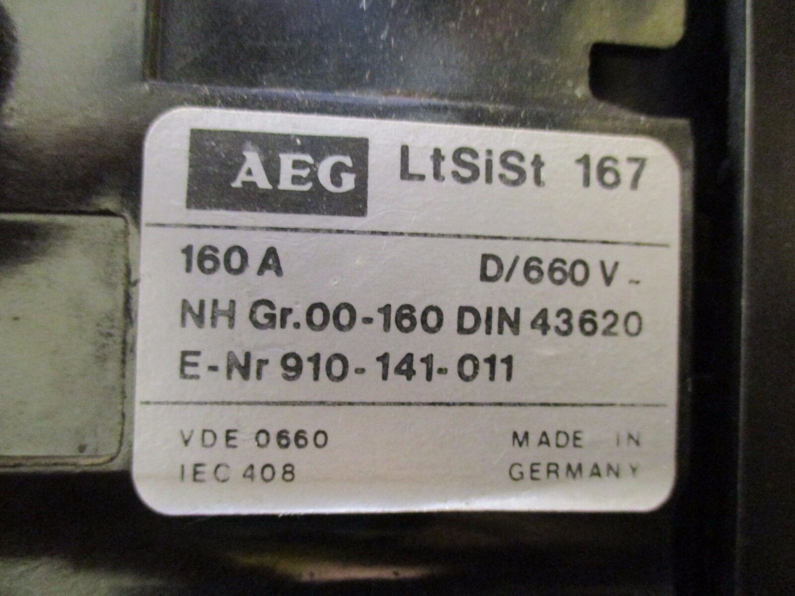 AEG Fuse Pullout w/ Fuses LtSiSt 167 160A 660V Fuses: 10A 500V 3P Used