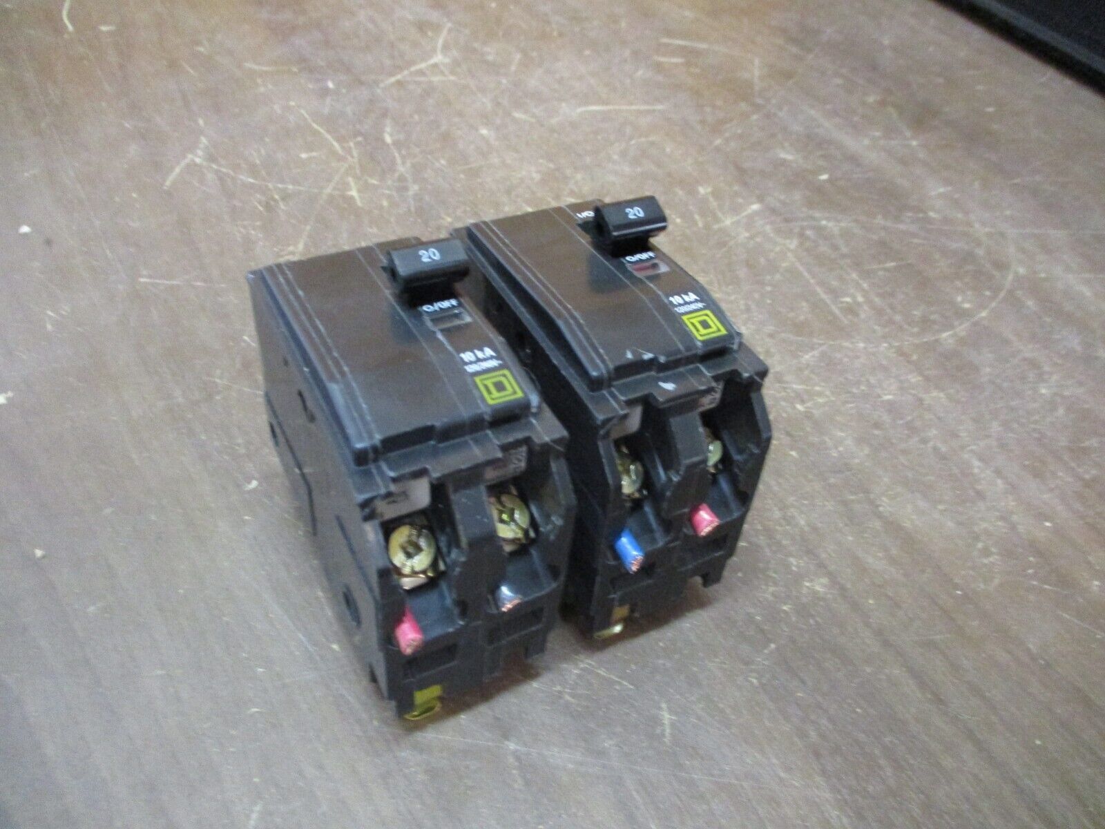 Square D Circuit Breaker QOB220 20A 120/240V 2P *Lot of 2* Used