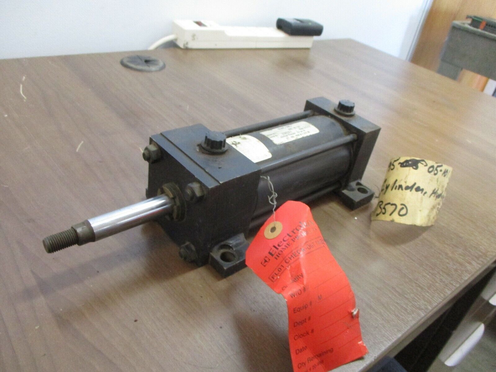 RWC Air Cylinder 8895-05-101 250PSI Used