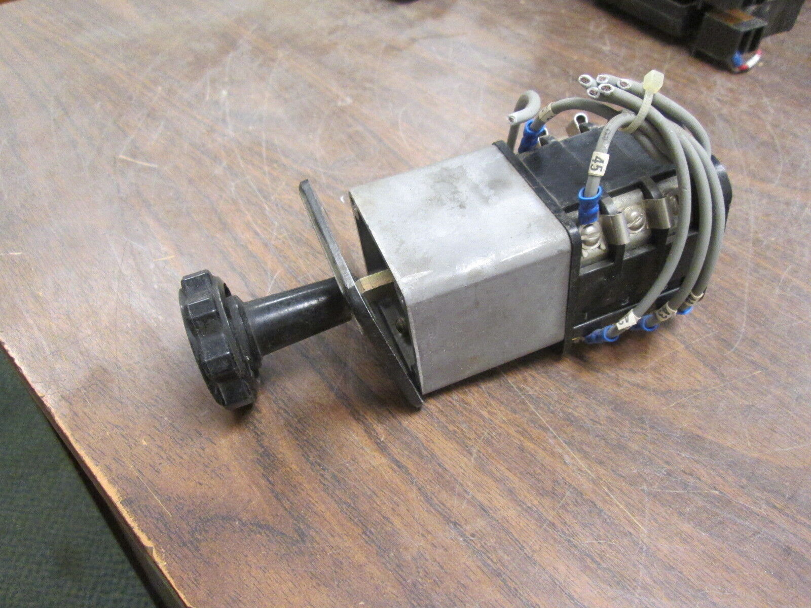 GE Type SBM Switch 10AA006 *Missing Cover Screws* Used