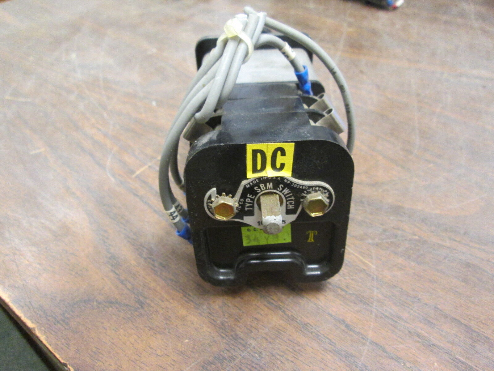 GE Type SBM Switch 10AA006 *Missing Cover Screws* Used