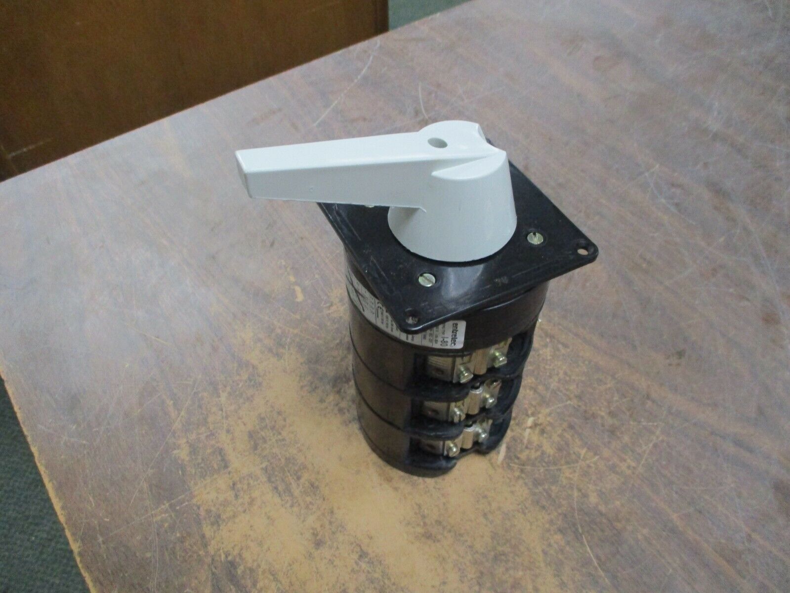 Entrelec I-80 Rotary Switch VY80/S/32950//9000950SWI-0125A 80A 600V Used