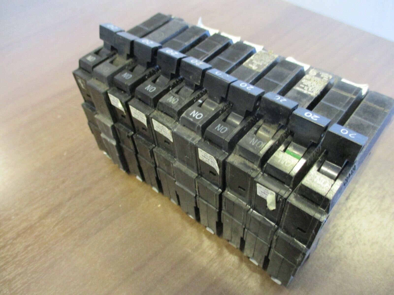 GE Circuit Breaker THQP120 20A 120V 1P Clip-On *Lot of 10* Used