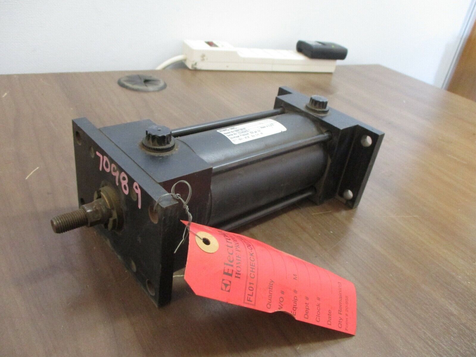 RWC Air Cylinder 884726107 250 PSI Used