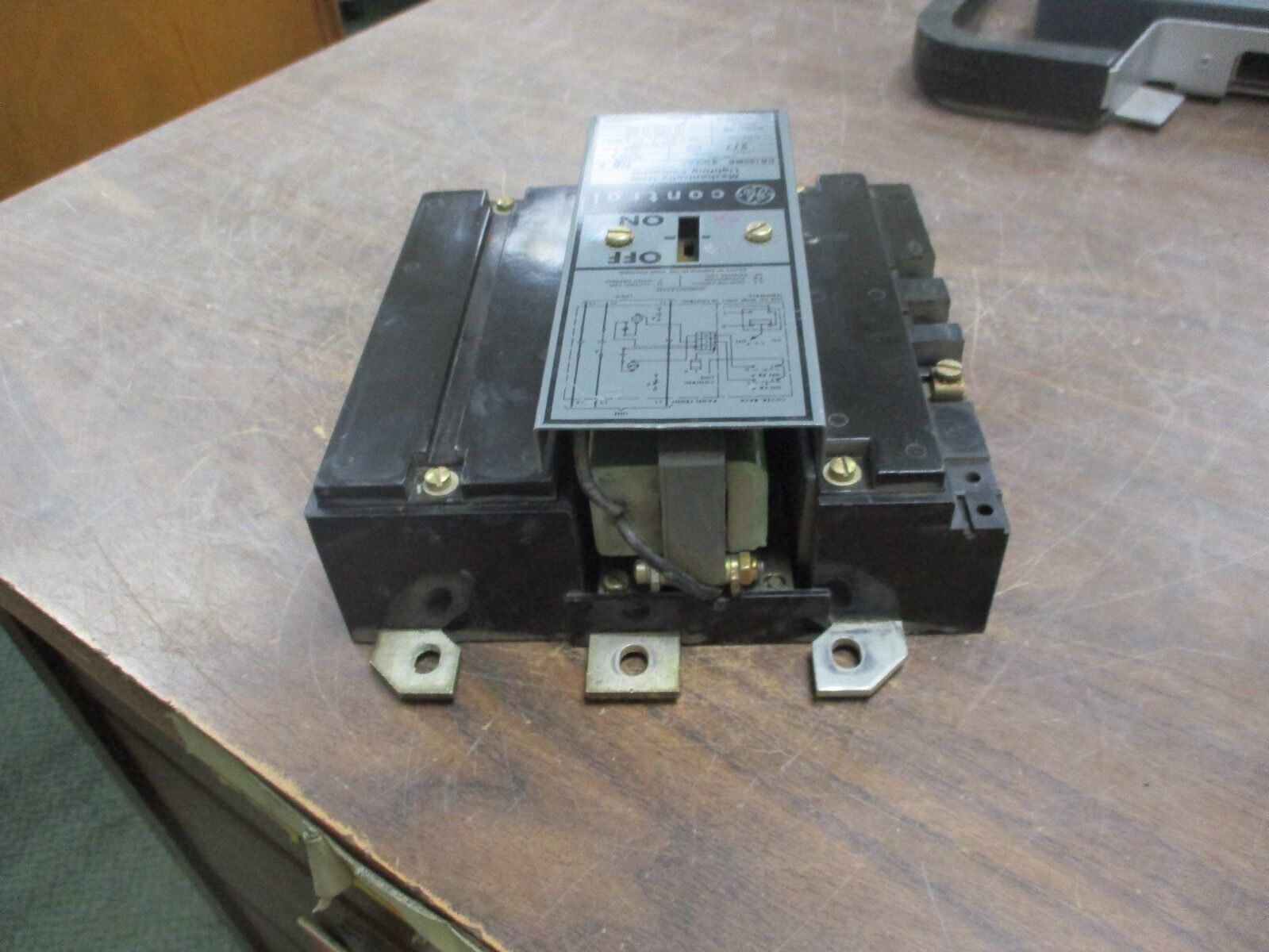 GE Mechanically Held Lighting Contactor CR160MB4582A 60A 600V Control:277V Used