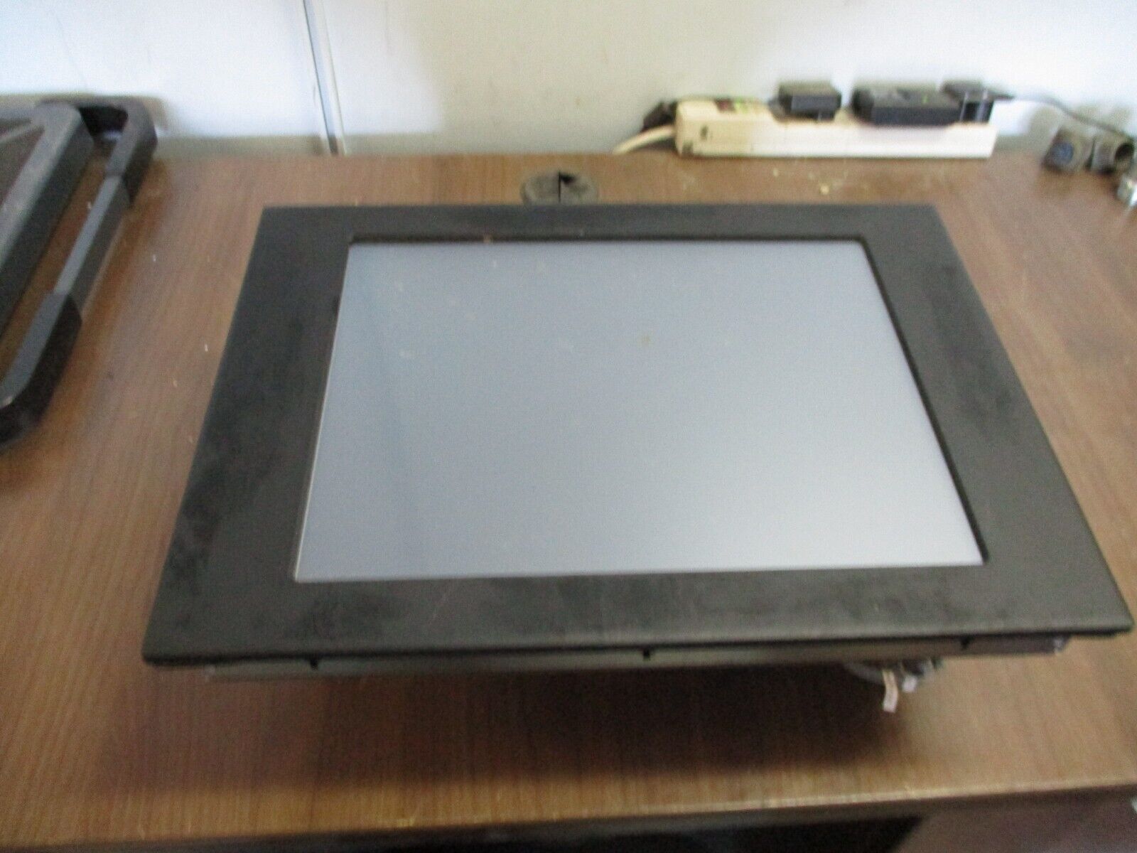 Arista Industrial Panel PC ARP-1715BP-108K Rev. SW 2.82 Config: 011 24VDC Used