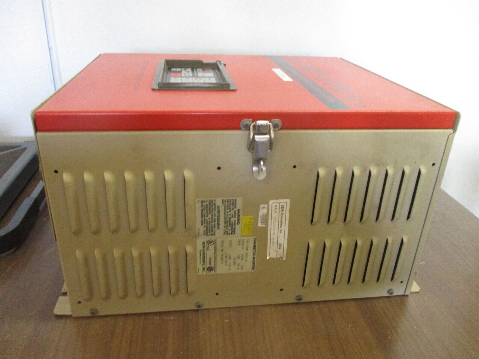 Sew-Eurodrive Movitrac AC Drive B4616.0 15HP 3Ph *Cracked Keypad Case* Used