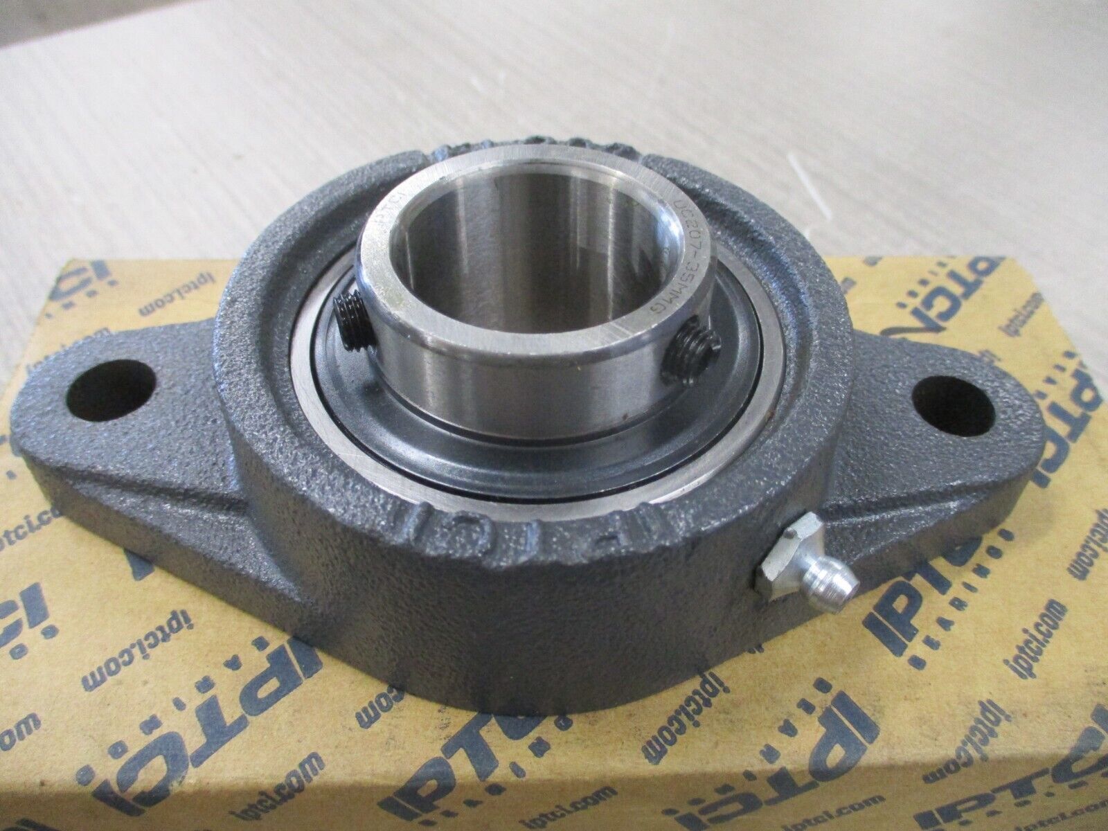 IPTCI Flange Bearing UCFL 207 35MM 2-Bolt New Surplus