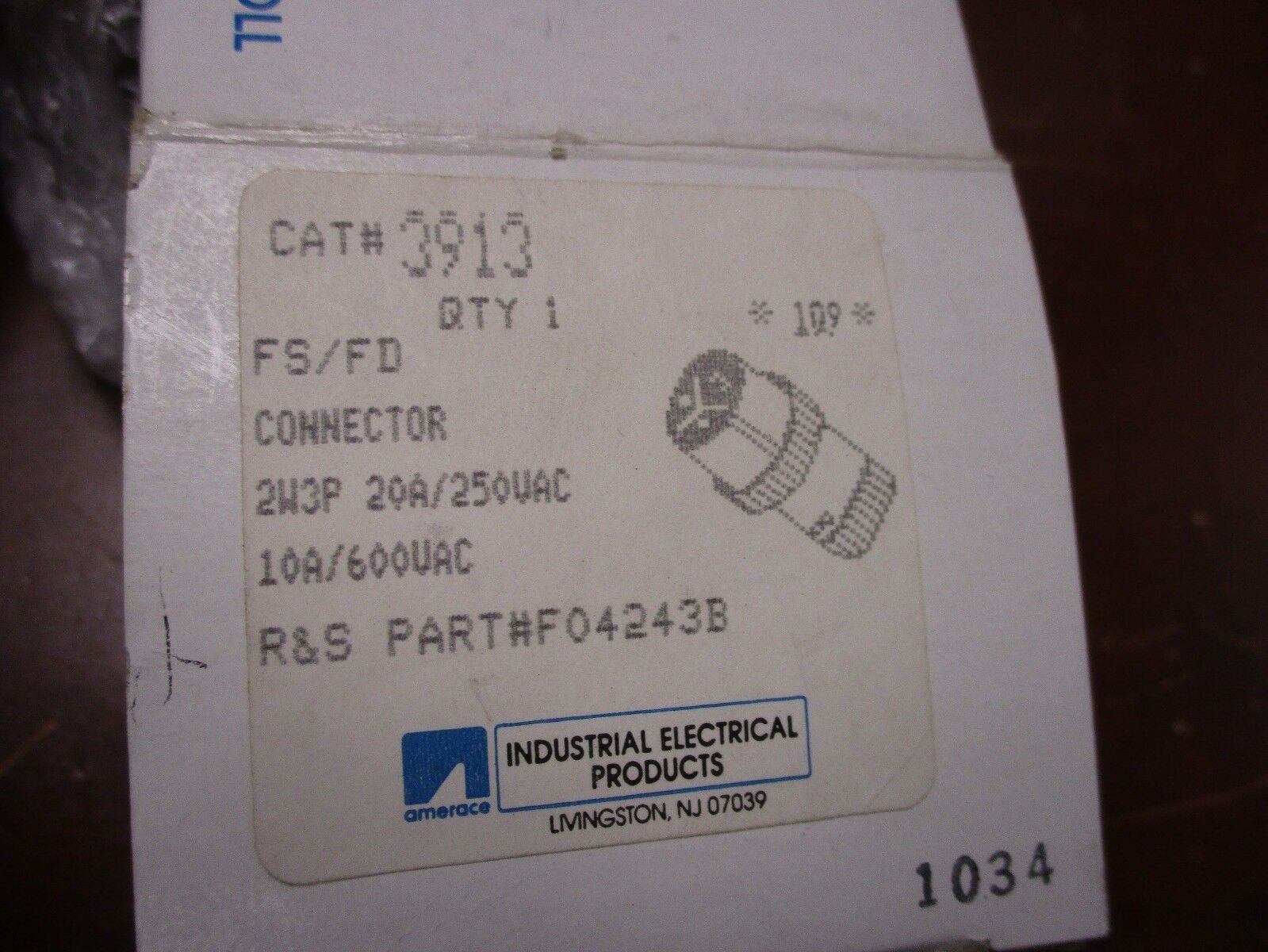 Russellstoll Connector 3913 10A@600V 20A@250V 2W New Surplus