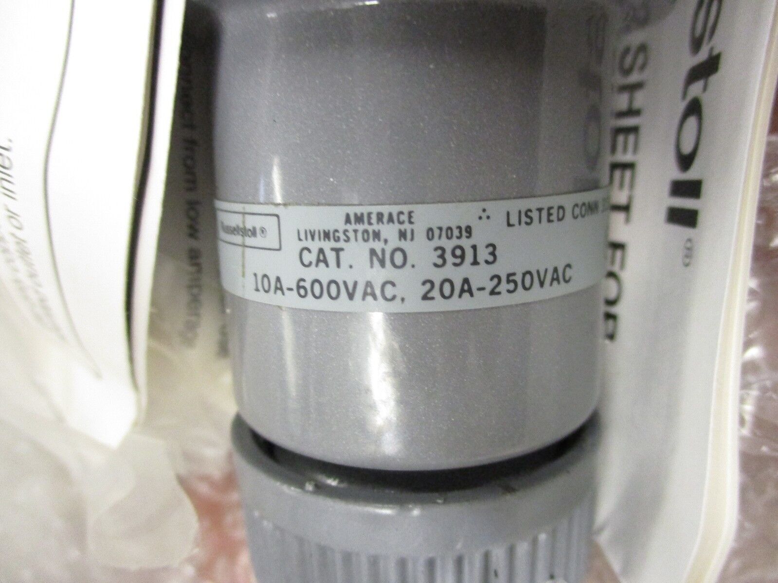 Russellstoll Connector 3913 10A@600V 20A@250V 2W New Surplus