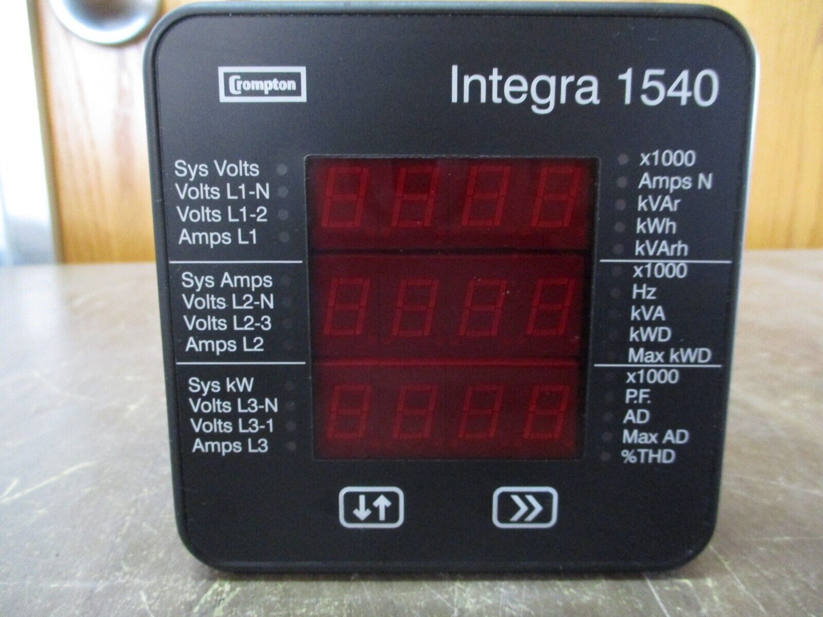 Crompton Integra 1540 Digital Meter INT-1543-120-5-L-M Aux: 12-48VDC Used