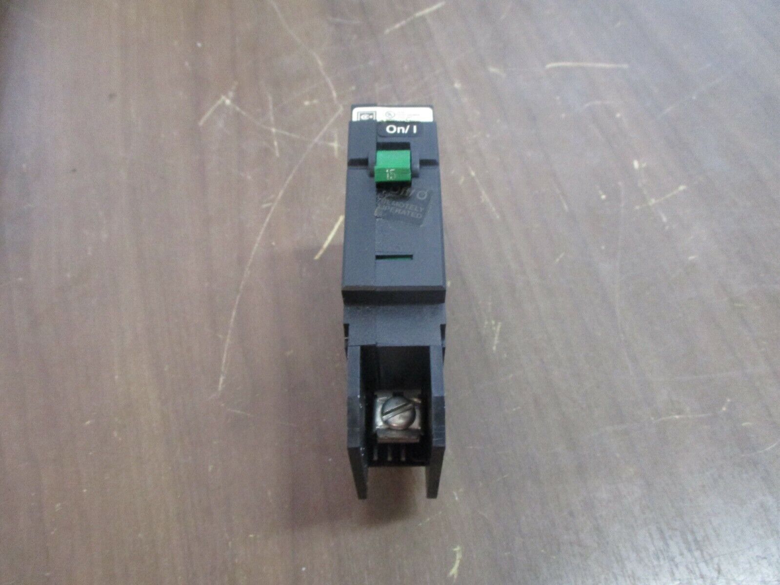 Cutler-Hammer Bolt-On Circuit Breaker GHBS1015D 15A 277V 1P Used