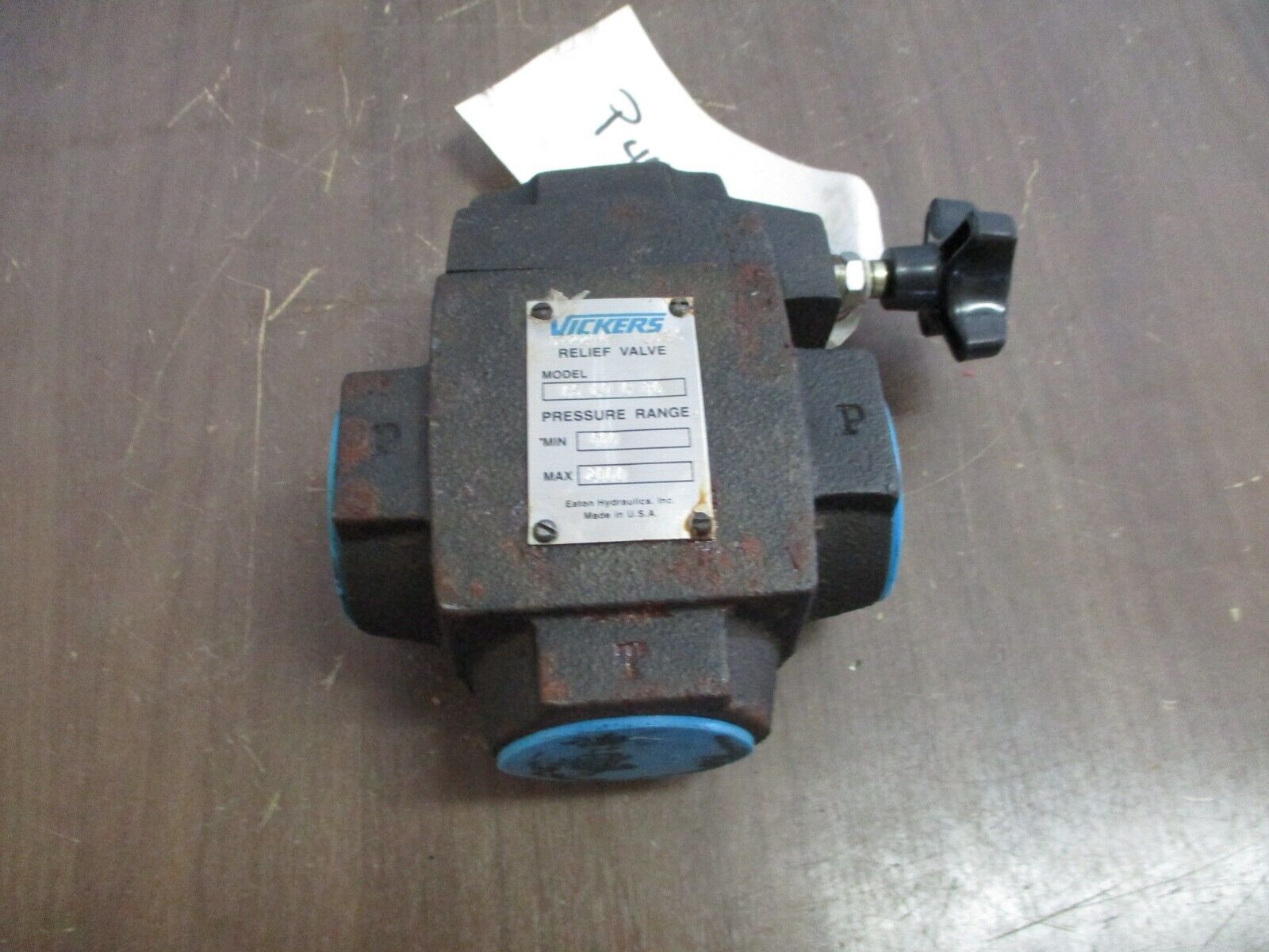 Vickers Relief Valve CS 10 C30 500-2000PSI Used