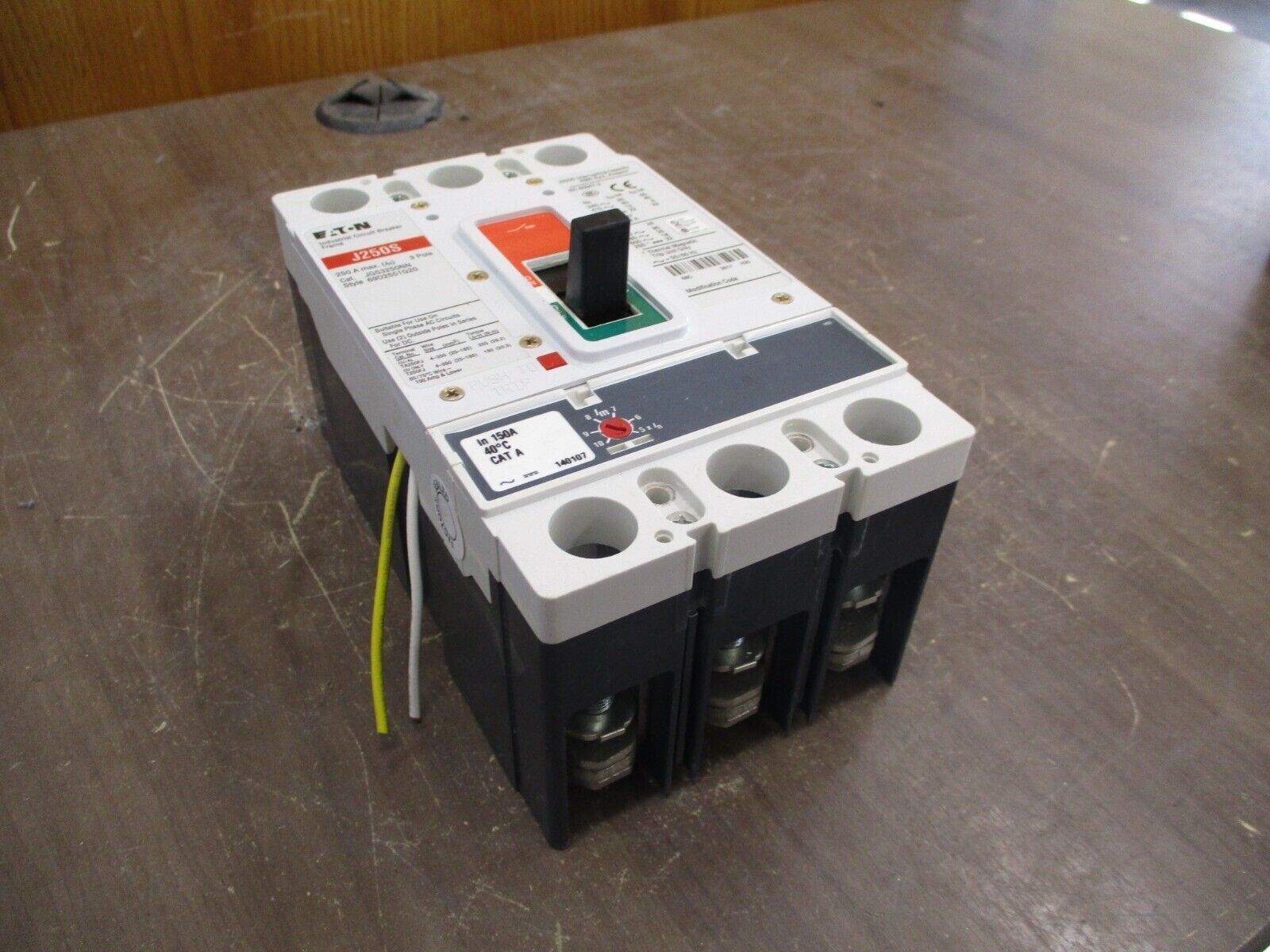 Eaton J250S Circuit Breaker JGS3250NN 150A 600V 3P Used
