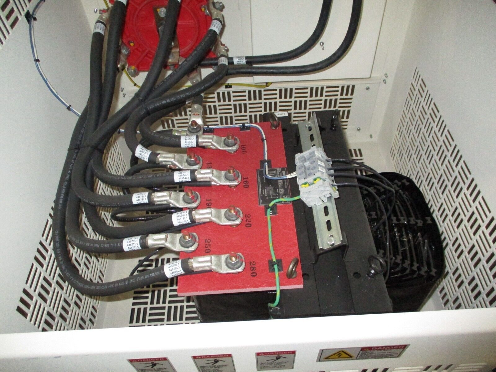 Spang Transformer w/ Breaker Disconnect L19141 20kVA 1Ph Pri: 480V Sec: 130/220V