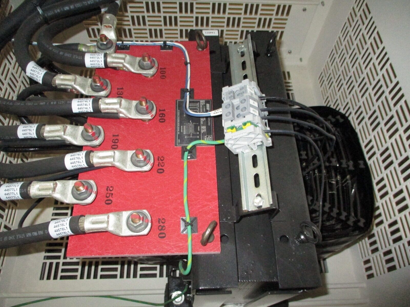 Spang Transformer w/ Breaker Disconnect L19141 20kVA 1Ph Pri: 480V Sec: 130/220V