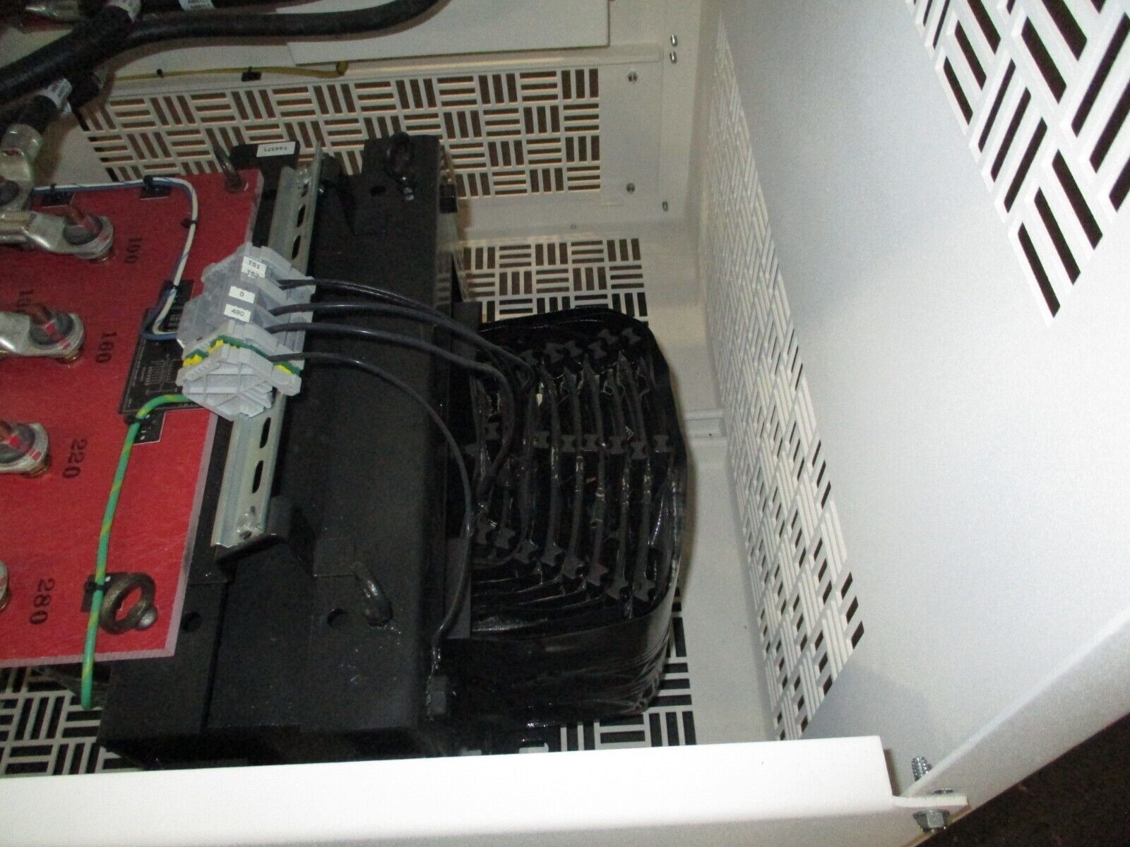 Spang Transformer w/ Breaker Disconnect L19141 20kVA 1Ph Pri: 480V Sec: 130/220V
