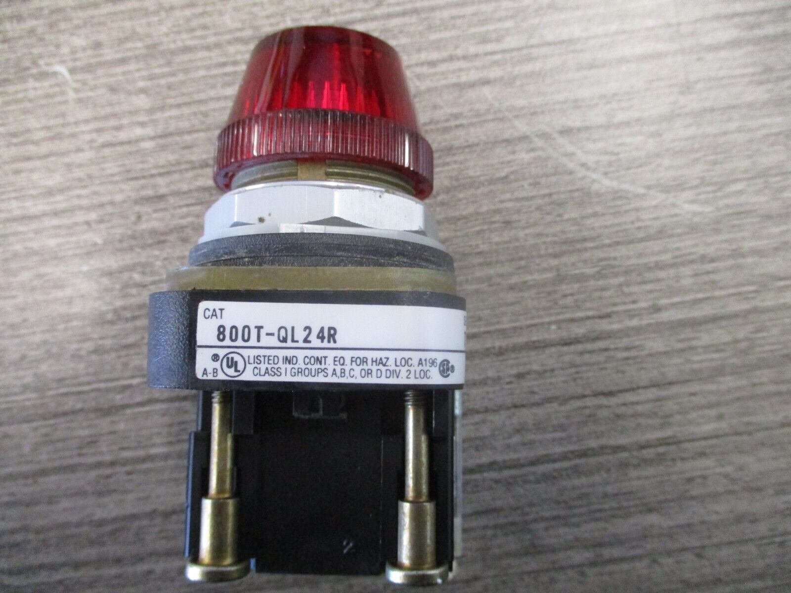 Allen-Bradley Pilot Light 800T-QL24R Ser. T Red 24V AC/DC Type 4,13 Used
