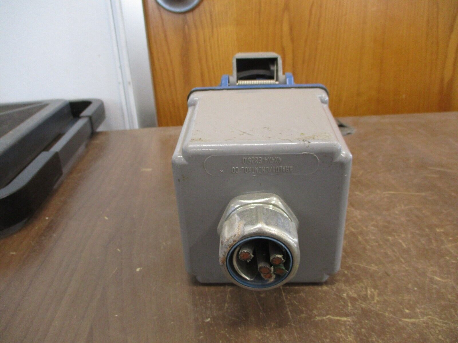 Hubbell Receptacle w/ Base 560R9W 60A 120/208V Used