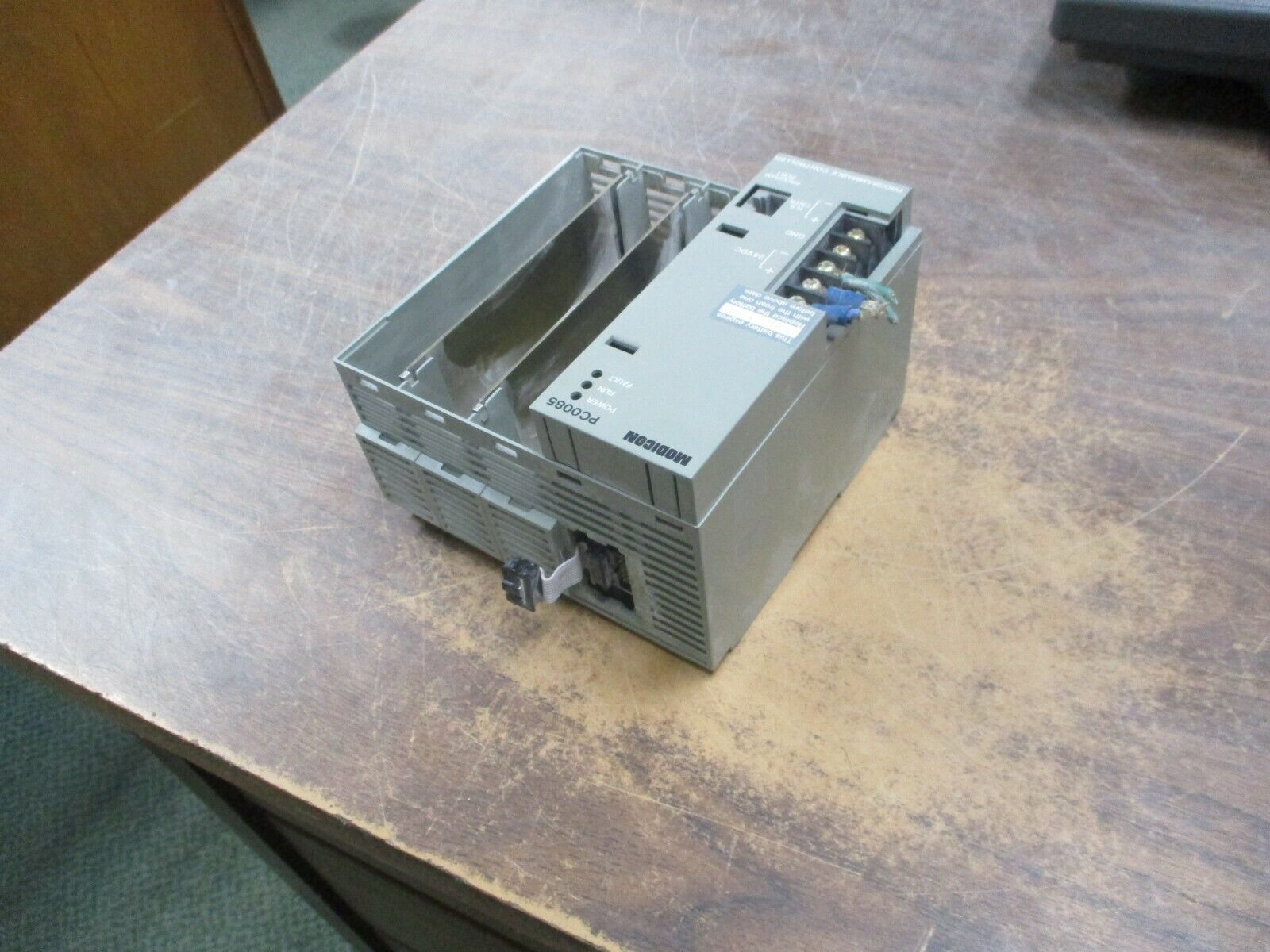 Modicon PLC Rack w/ Programmable Controller PC-0085-103 Rev. A 24VDC 1.8A Used