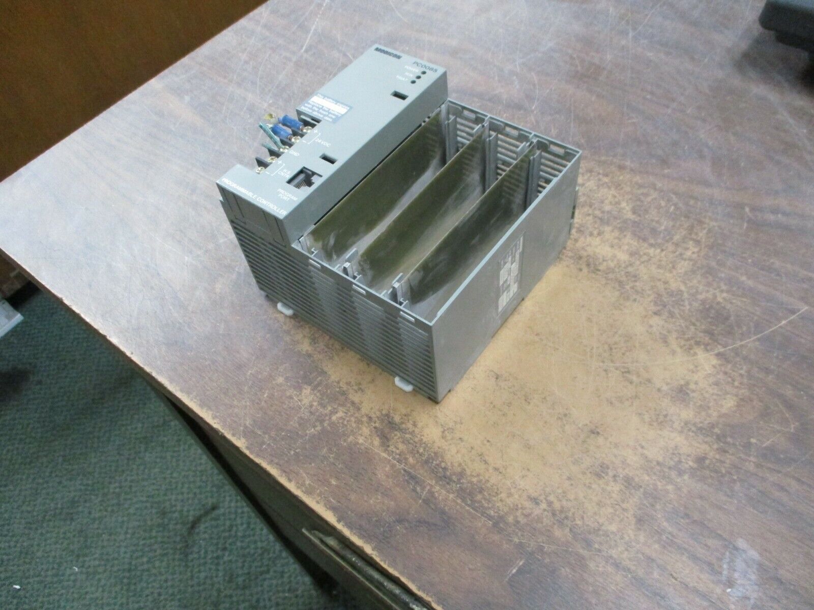Modicon PLC Rack w/ Programmable Controller PC-0085-103 Rev. A 24VDC 1.8A Used