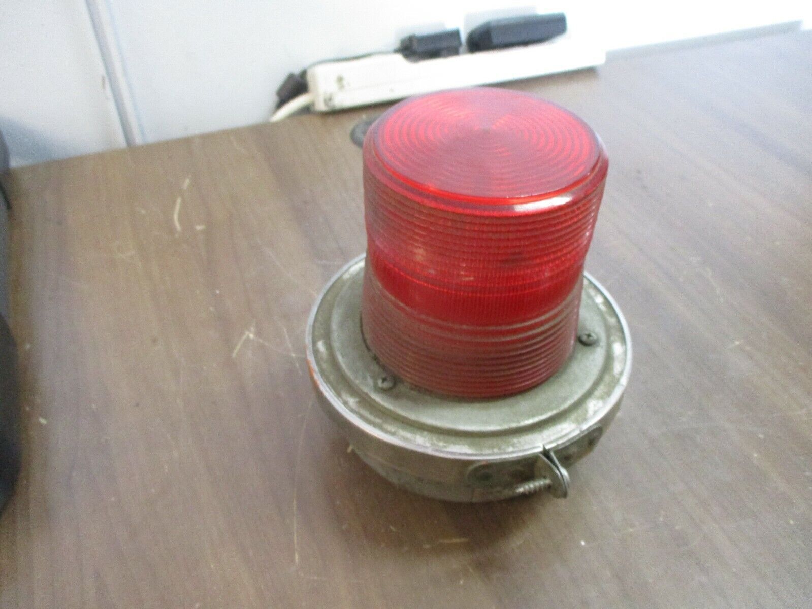 Edwards Adaptabeacon Lamp Assembly 50R-N5 120V 60Hz 0.22A Red Used