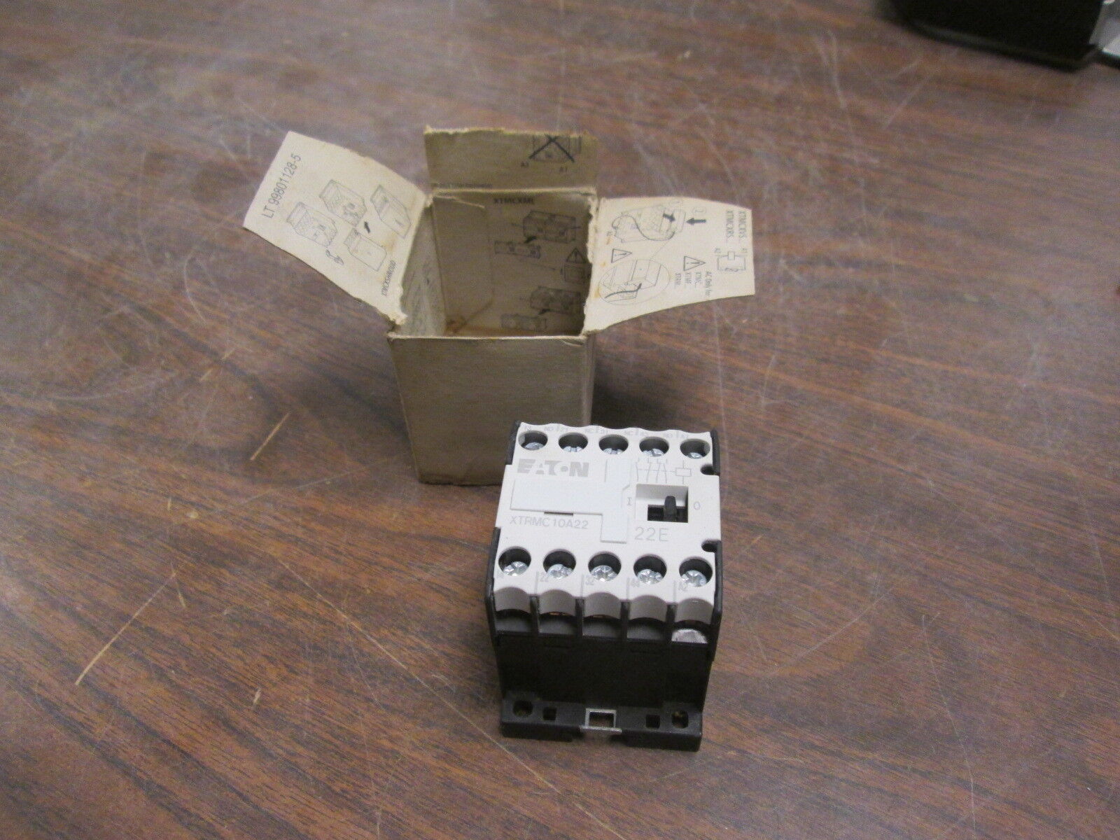 Eaton Contactor XTRMC10A22 480V Coil 10A 600V New Surplus