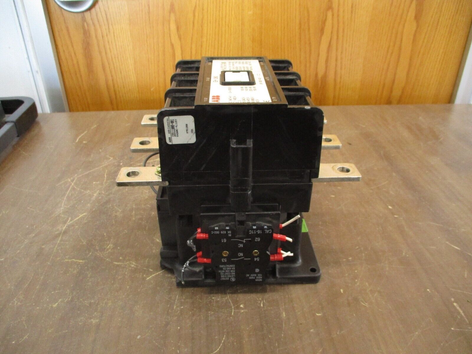 ABB Contactor EH 260 24VDC Coil 300A 600V 3P *Broken Mounting Foot* Used