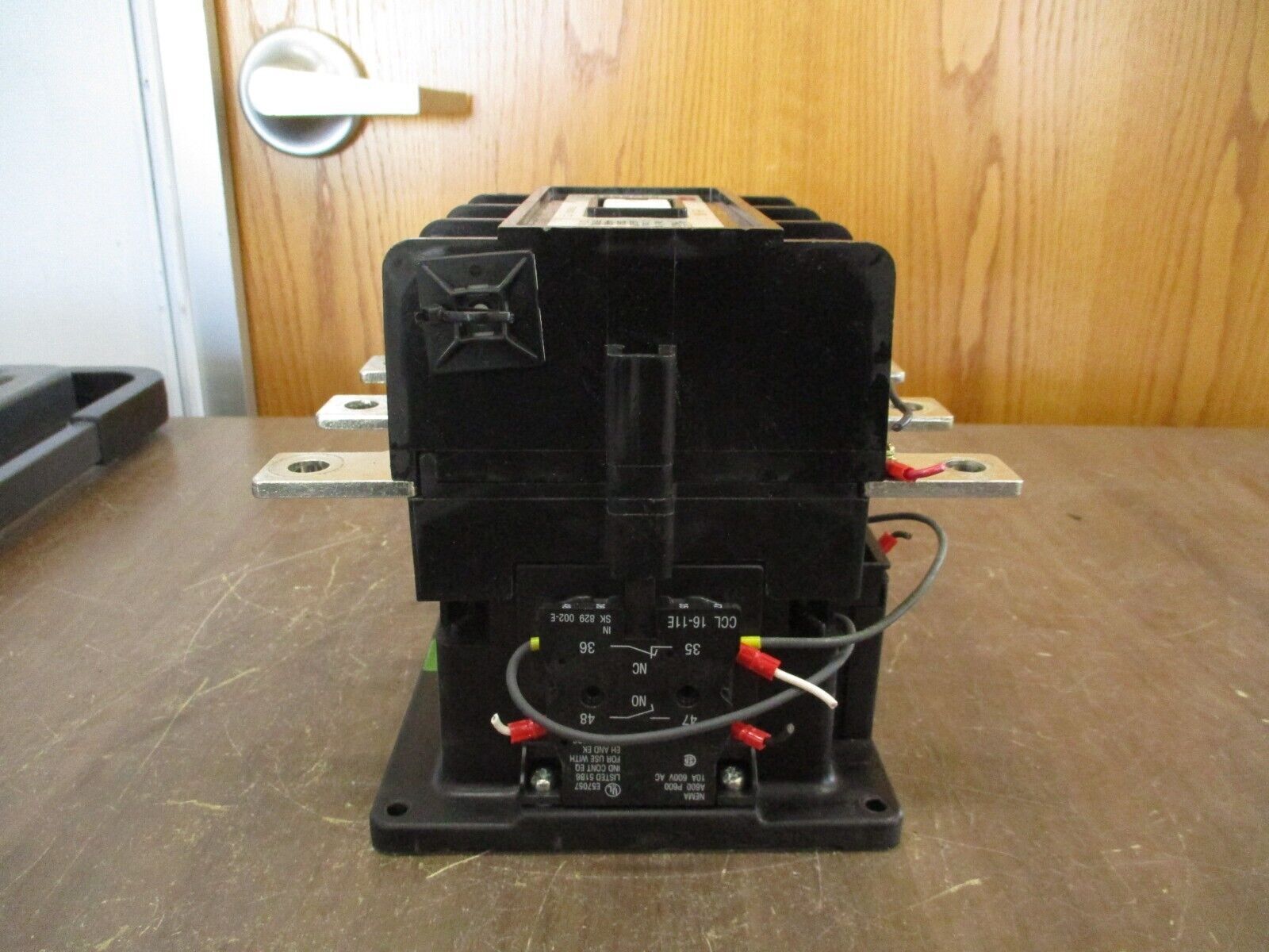 ABB Contactor EH 260 24VDC Coil 300A 600V 3P *Broken Mounting Foot* Used