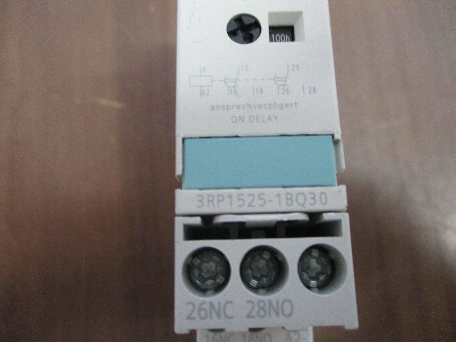 Siemens Time Relay 3RP1525-1BQ30 Range: 0.05s-100h 100-127VAC 50/60Hz 24VAC/DC