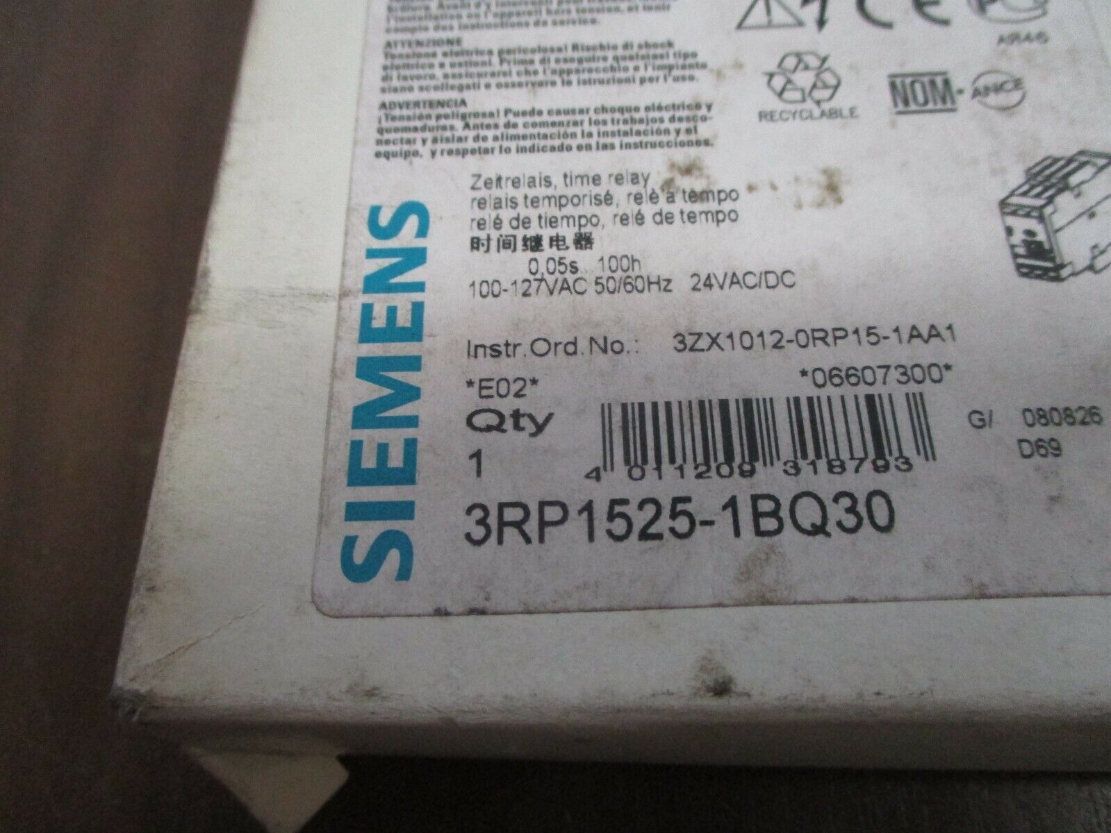 Siemens Time Relay 3RP1525-1BQ30 Range: 0.05s-100h 100-127VAC 50/60Hz 24VAC/DC
