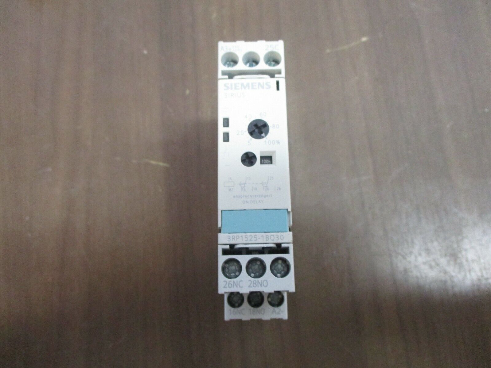 Siemens Time Relay 3RP1525-1BQ30 Range: 0.05s-100h 100-127VAC 50/60Hz 24VAC/DC