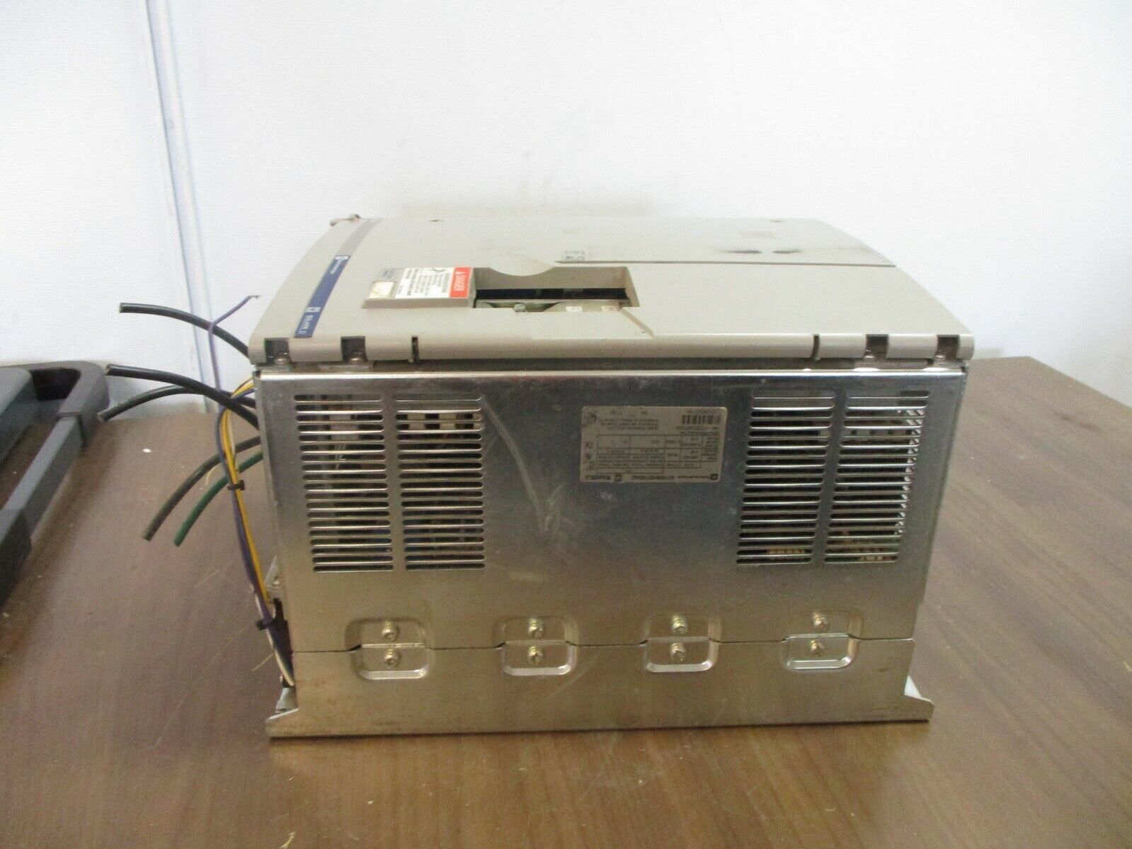 Square D Altivar 58 AC Drive ATV58HD16N4Z 15HP w/ VW3A58202 I/O Card *No Keypad*