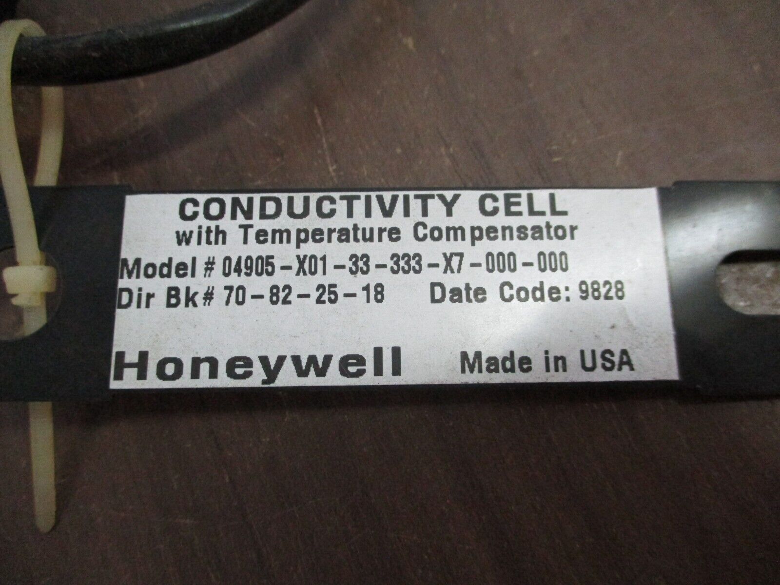 Honeywell Conductivity Cell 04905-X01-33-333-X7-000-000 *No Box* New Surplus