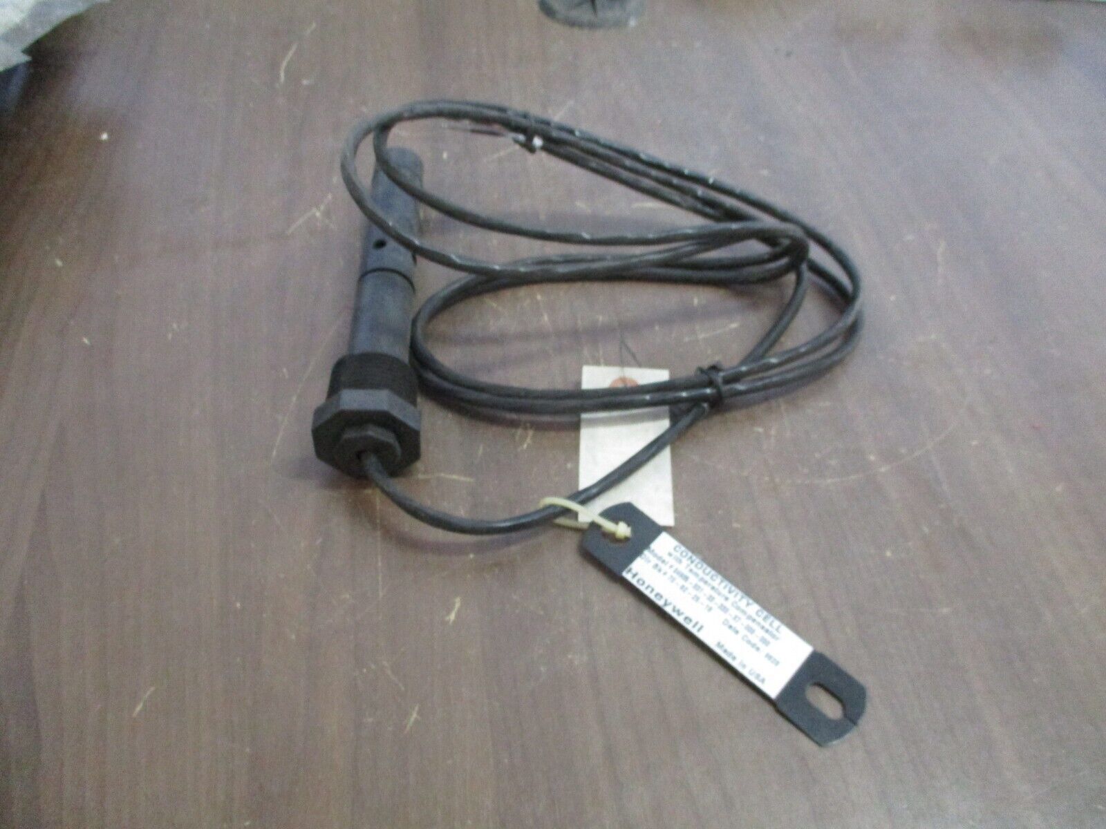 Honeywell Conductivity Cell 04905-X01-33-333-X7-000-000 *No Box* New Surplus