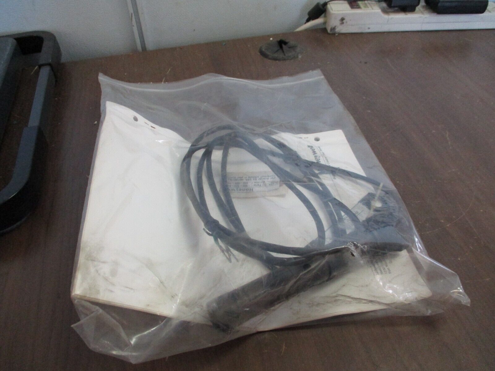 Honeywell Conductivity Cell 04905-X01-33-333-X7-000-000 *No Box* New Surplus