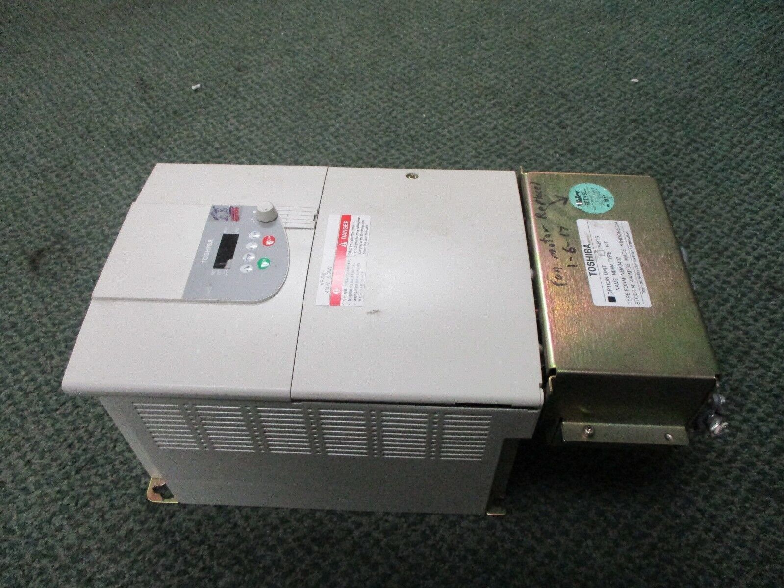 Toshiba AC Drive VFS9-4055PL-WN(1) 7.5HP 3Ph Inputs: 380/500V, 22.1/20.4A Used