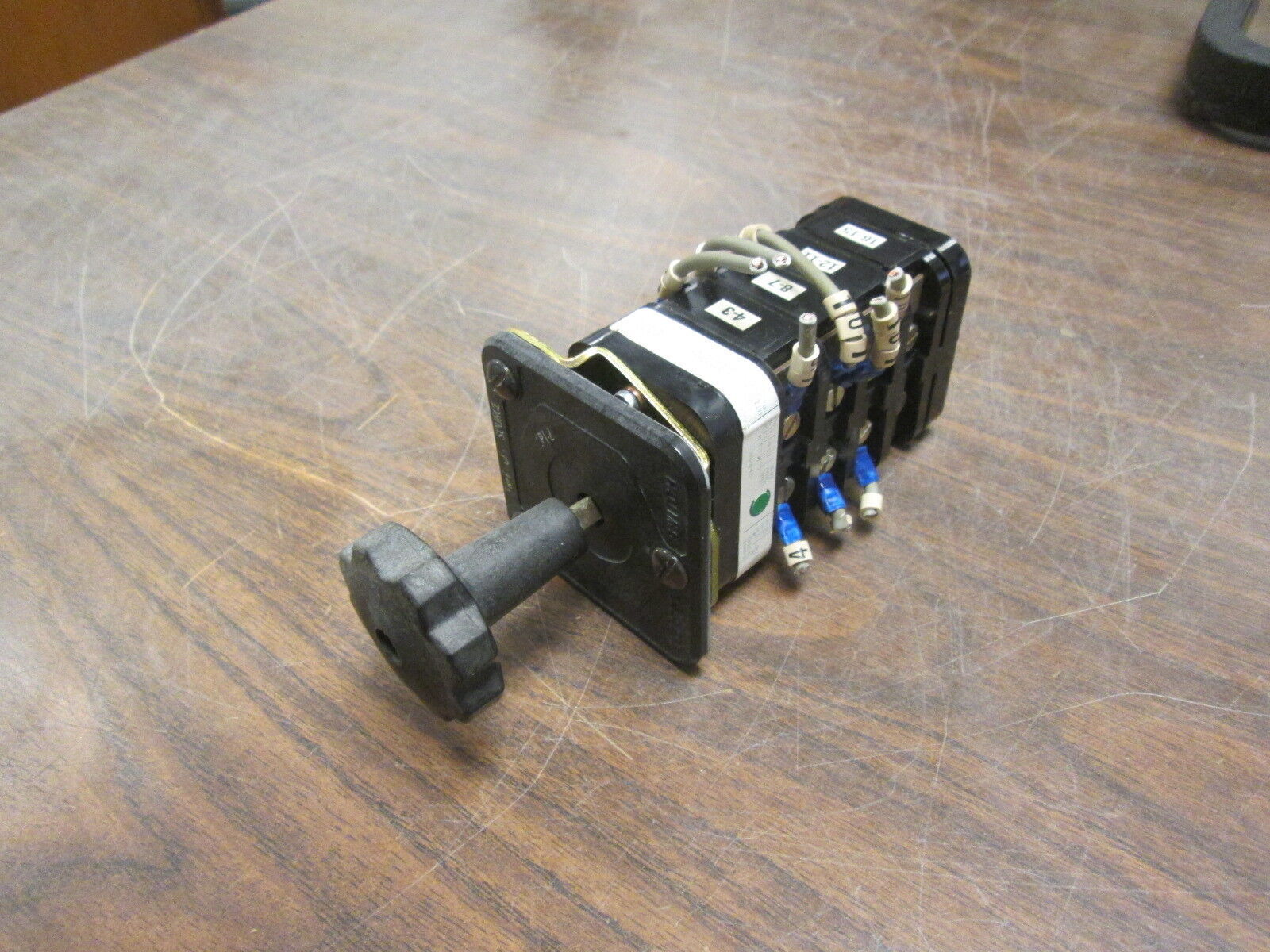 Electro Switch Series 40 Rotary Switch 40KB 2254D4 32A 600V Used