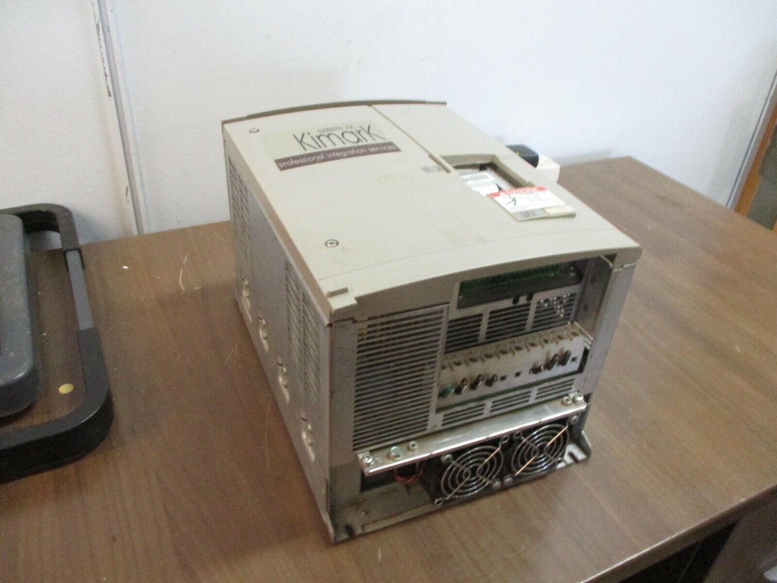 Square D Altivar 58 AC Drive ATV58HD16N4ZU 15HP *No Keypad* Used