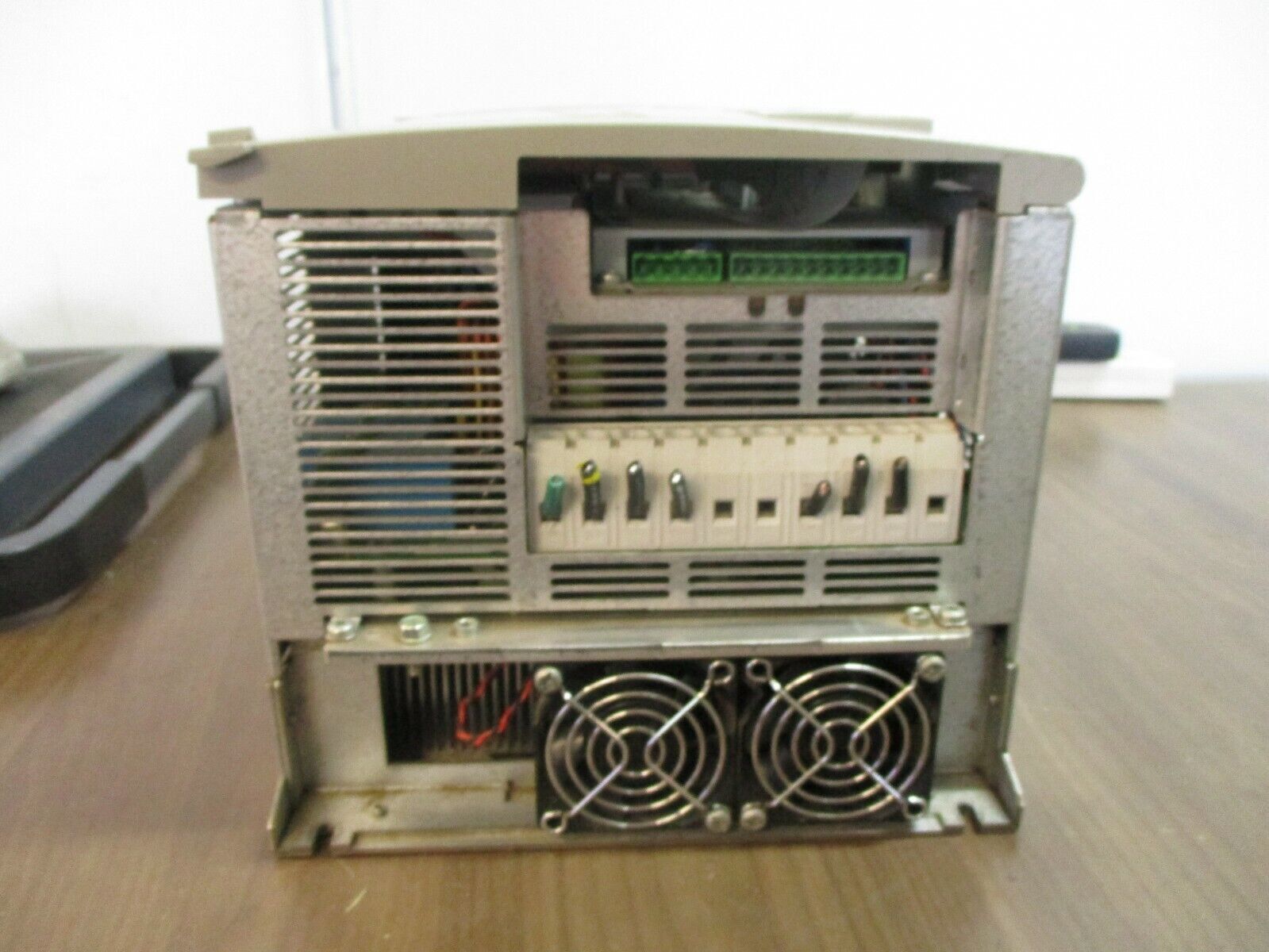 Square D Altivar 58 AC Drive ATV58HD16N4ZU 15HP *No Keypad* Used