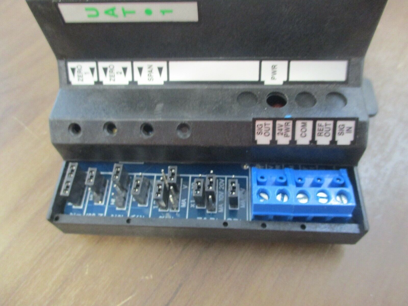 Kele Universal Analog Transducer UAT-1 Power: 24V AC/DC Used