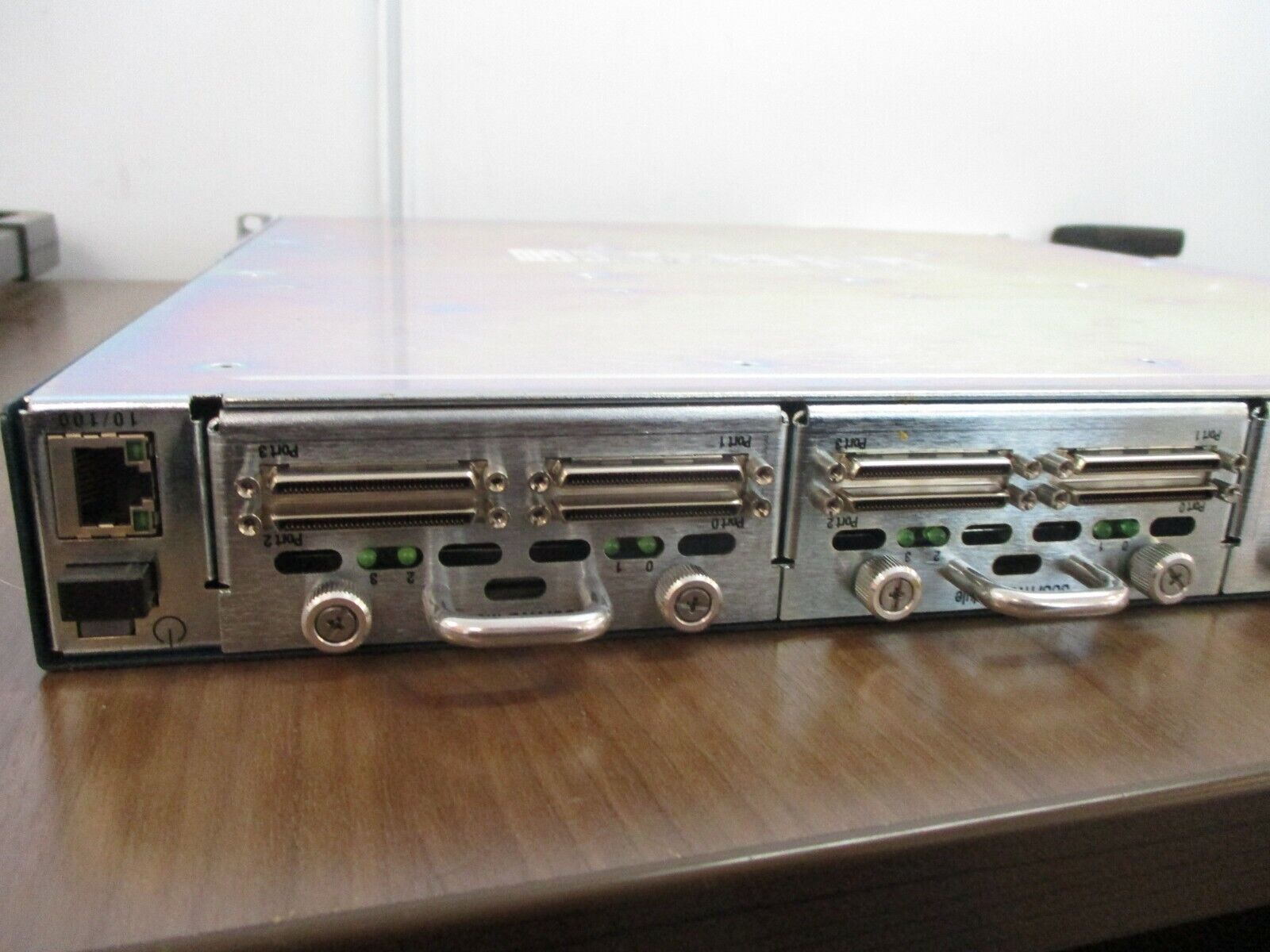 Crossroads Storage Router 10000 (1) Fibre Channel Module (2) SCSI HVD Modules