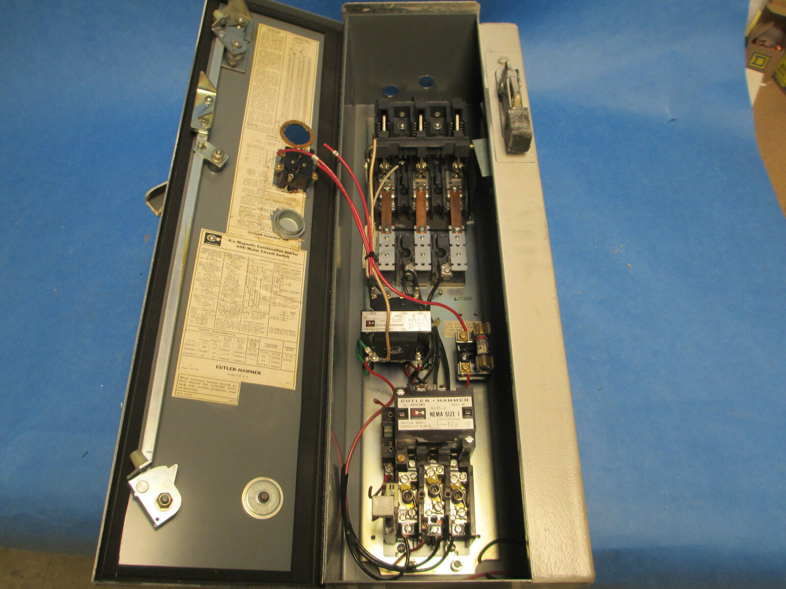 Cutler-Hammer Combination Starter A30CJAO, Size 1 120V Coil, Non-Fused