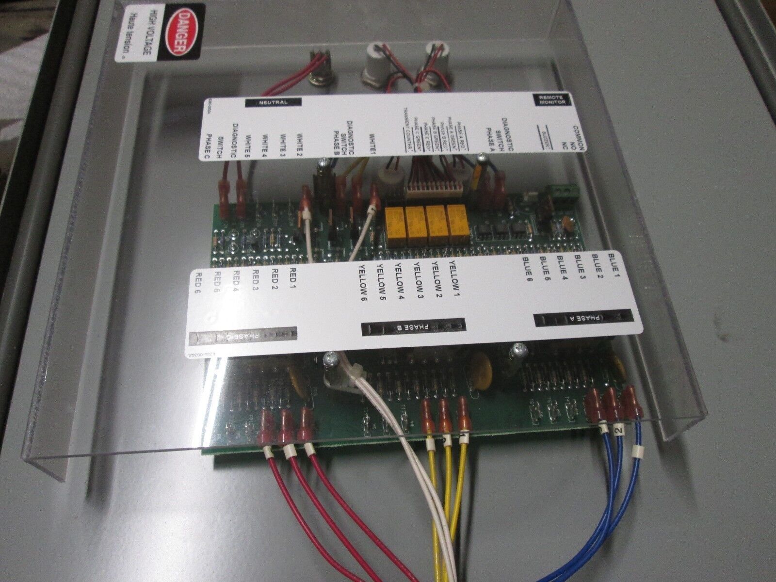 EFI Titan Series Surge Suppressor TSE022-2M-SN 120/208Y Used