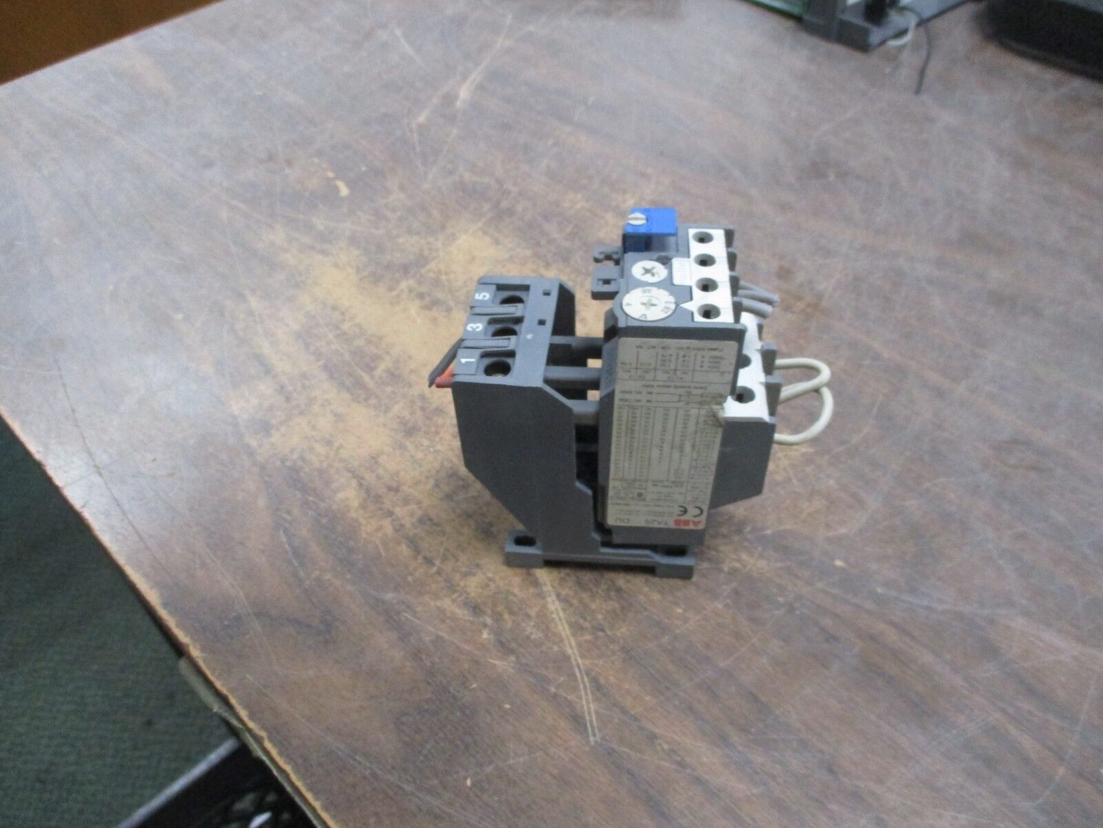 ABB Overload Relay TA25 DU 600V 3P Trip: 2.8-4A Used